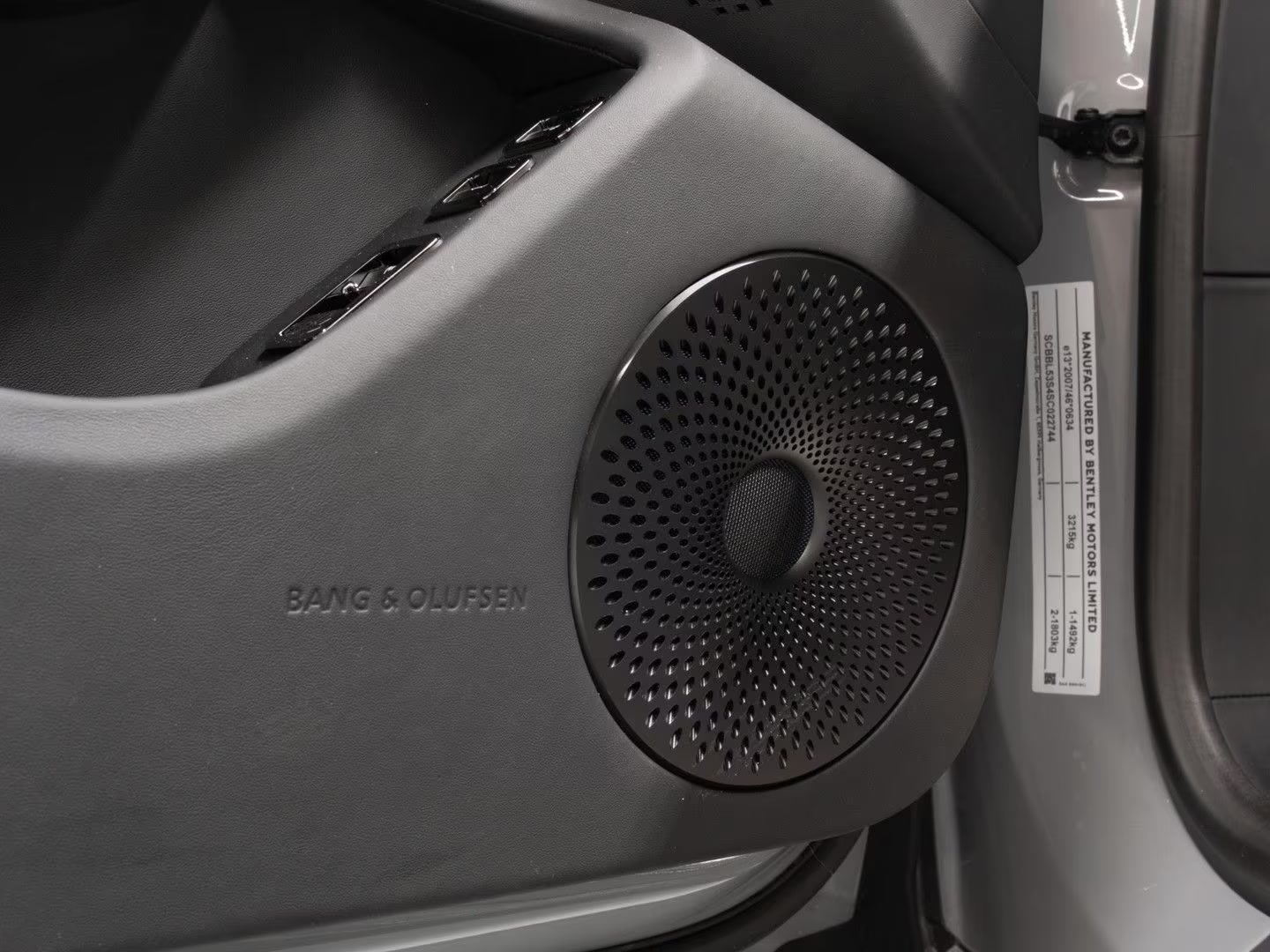 Sistema áudio Bang & Olufsen